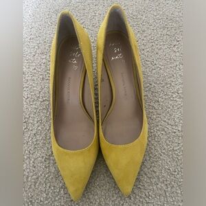 Banana Republic Yellow Pumps